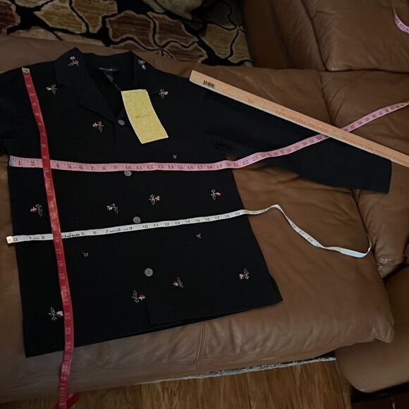 Denim & Co Black Jacket Size Small Flower Appliqué - Picture 13 of 13
